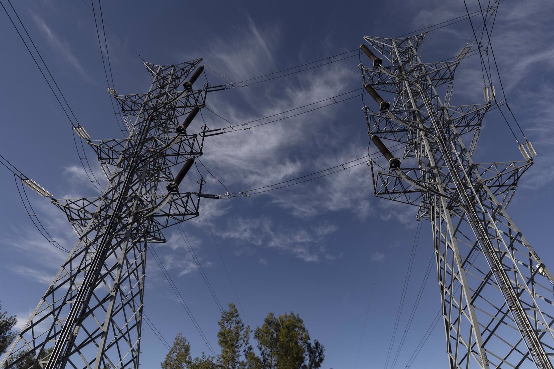 El sistema eléctrico registra un superávit provisional de 55,36 millones en 2024, a falta de una liquidación