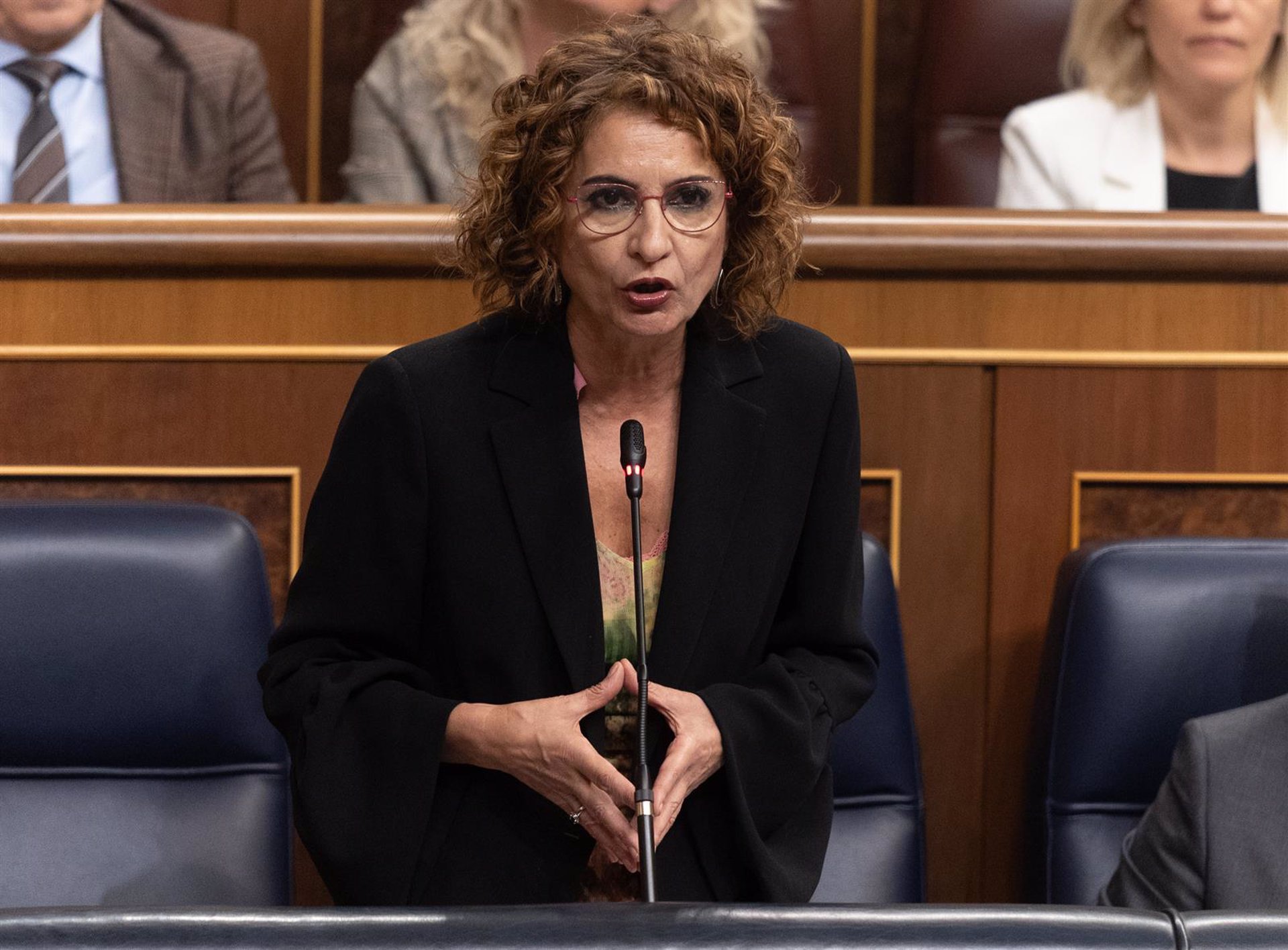 Montero niega un acuerdo arancelario que beneficie a Cataluña y afea al PP buscar excusas para desmarcarse