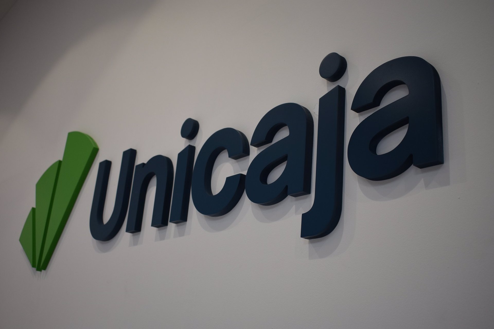 Unicaja mantiene el objetivo de incrementar su rentabilidad, aun con el entorno de tipos bajos