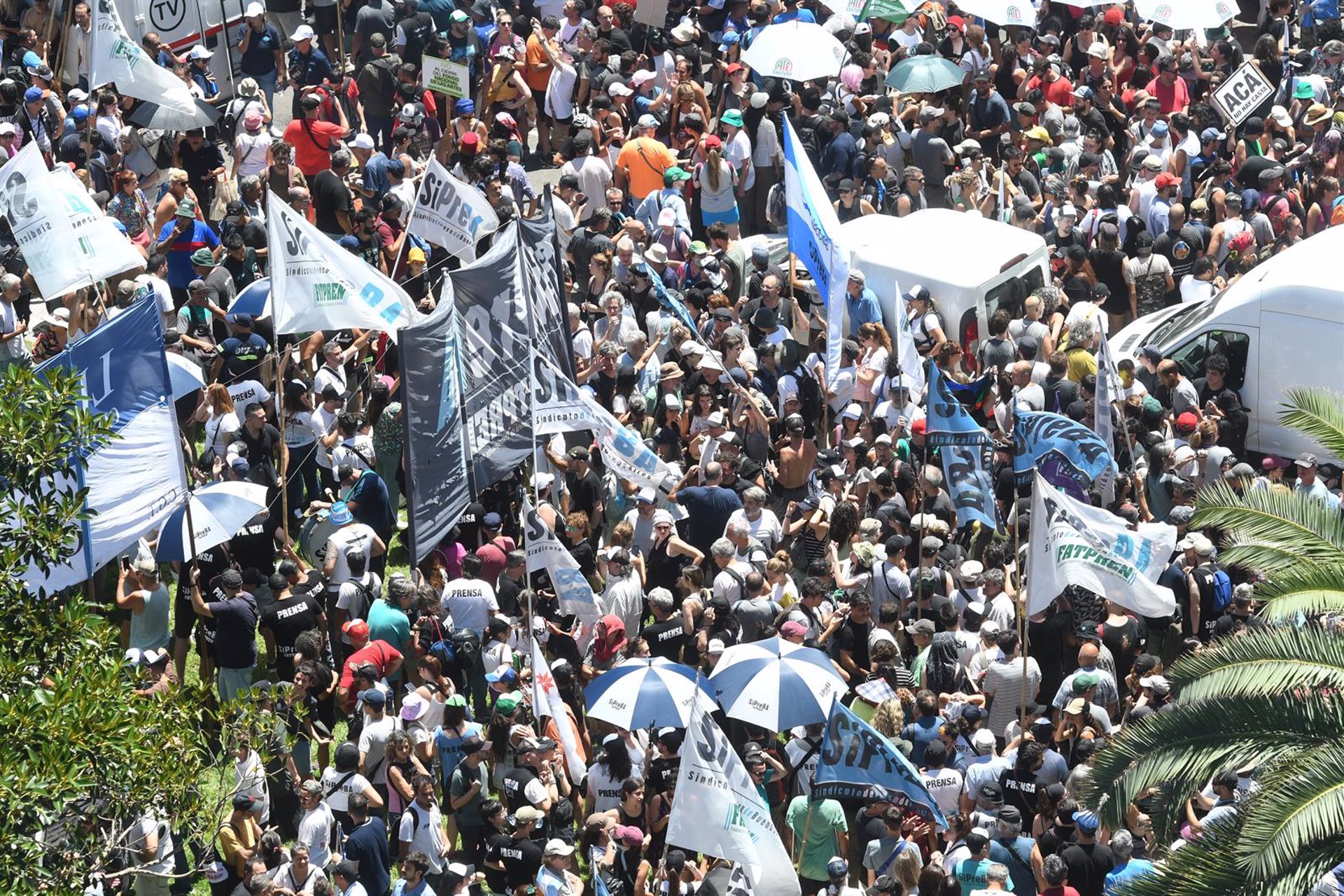 Milei enfrenta este jueves un nuevo paro nacional, el tercero de su mandato