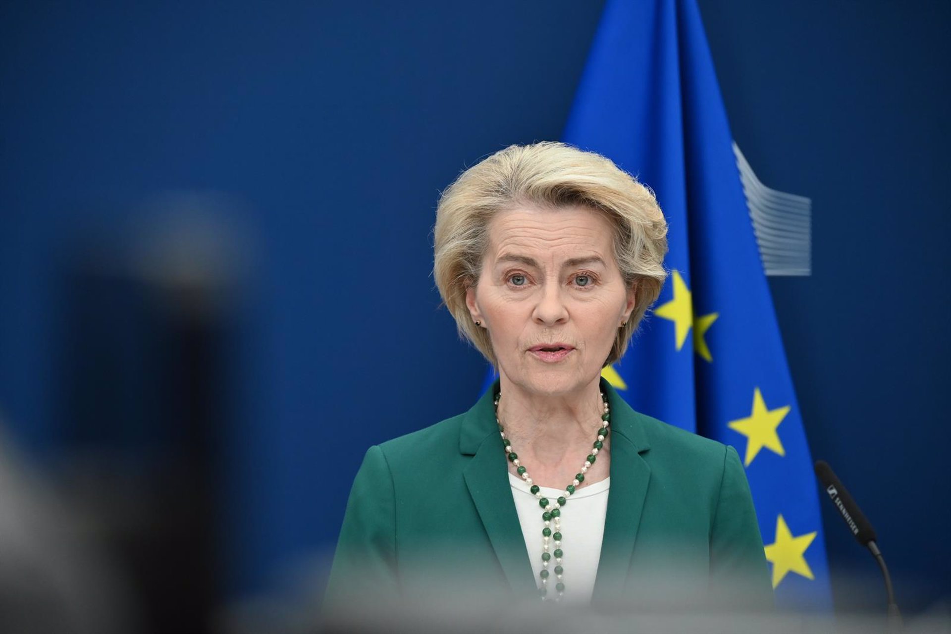 La UE aplaza 90 días su represalia por aranceles al acero para «dar oportunidad a la negociación» con Trump