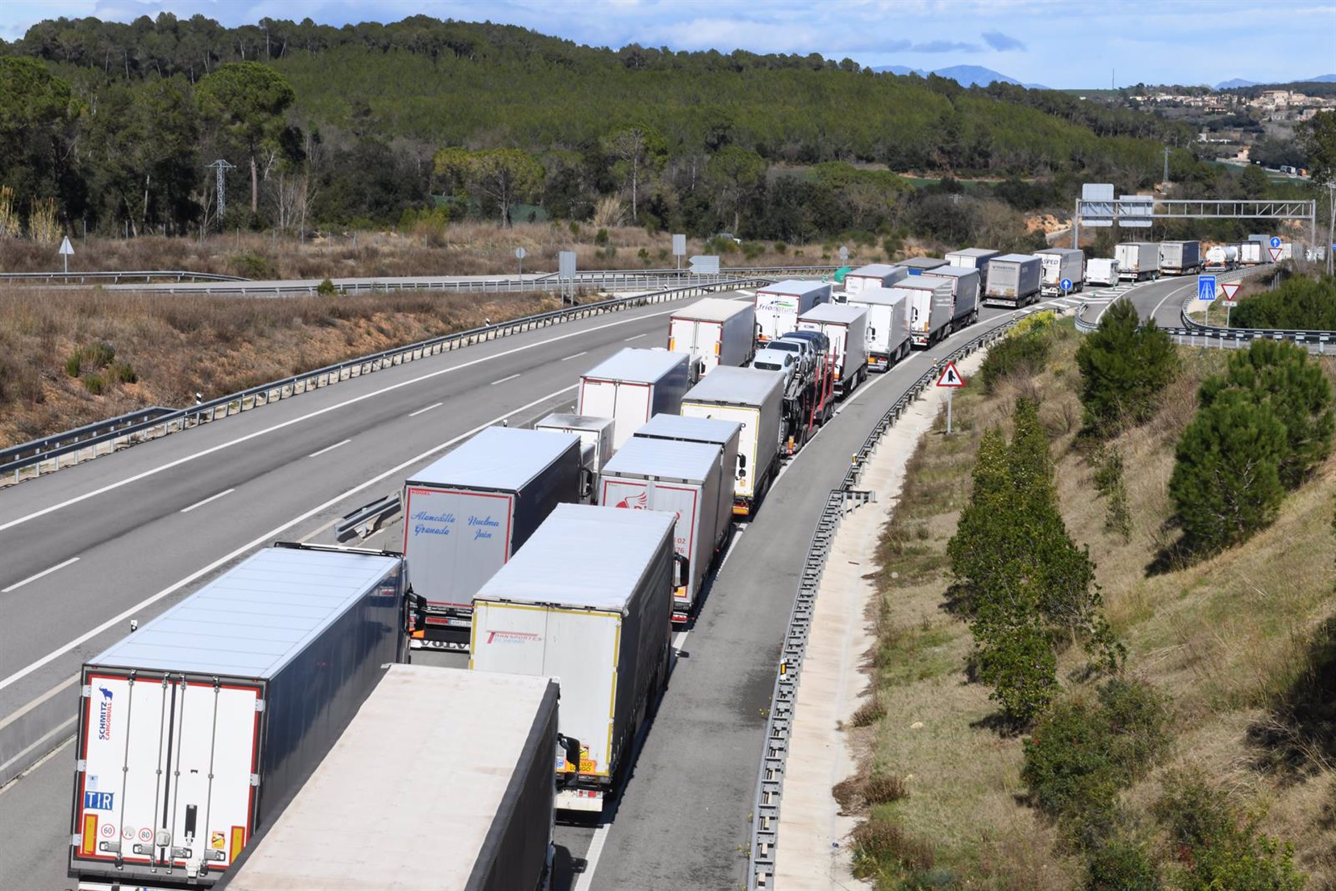 La UE prorroga hasta diciembre el acuerdo que relaja los permisos para transporte de mercancías desde Ucrania