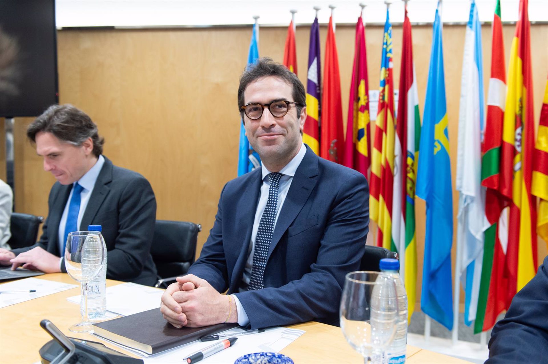 Cuerpo repite como el ministro mejor valorado y el único que aprueba, pero sólo le conoce el 34%, según el CIS