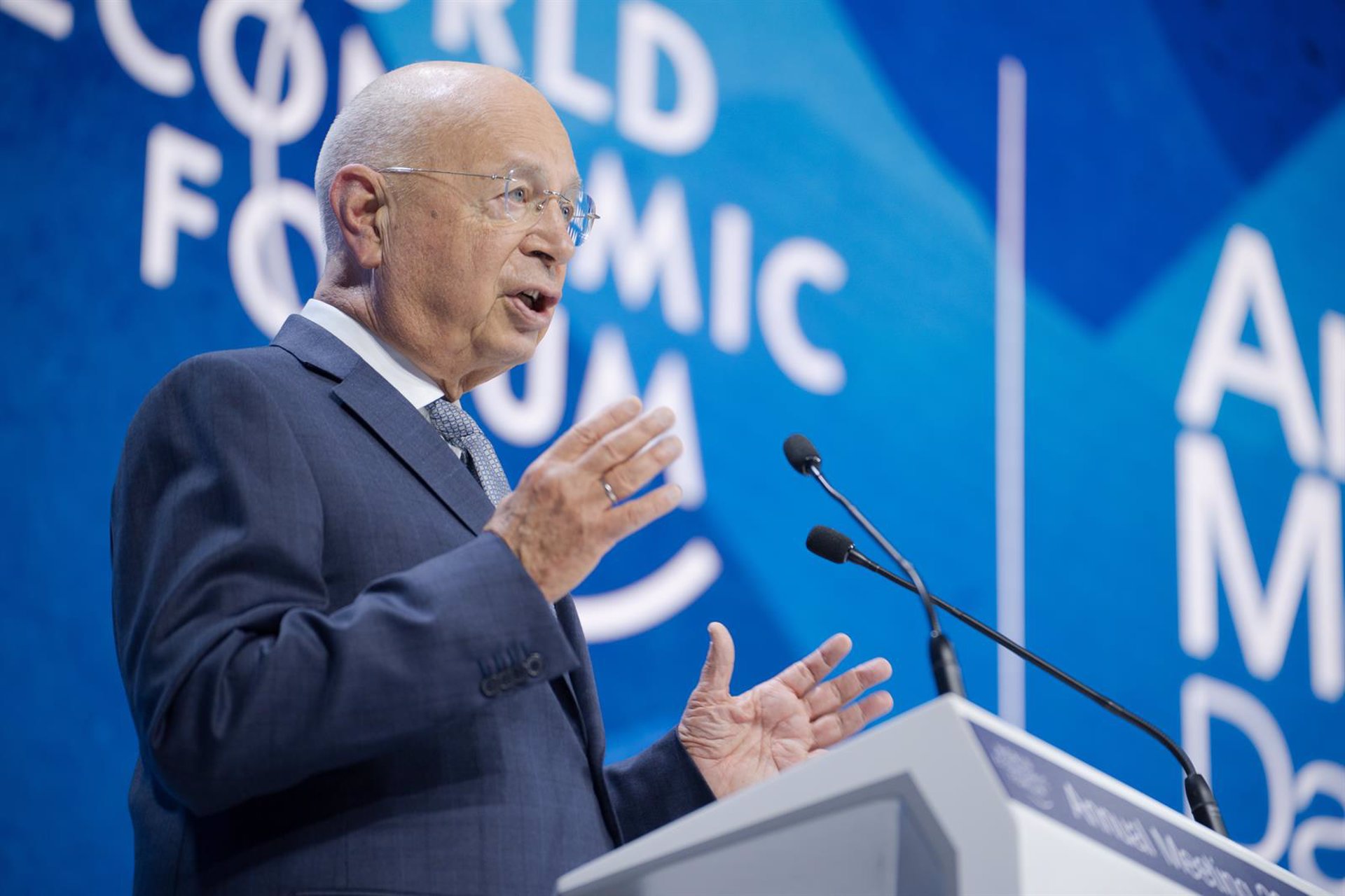 Klaus Schwab dimite como presidente del Foro Económico Mundial
