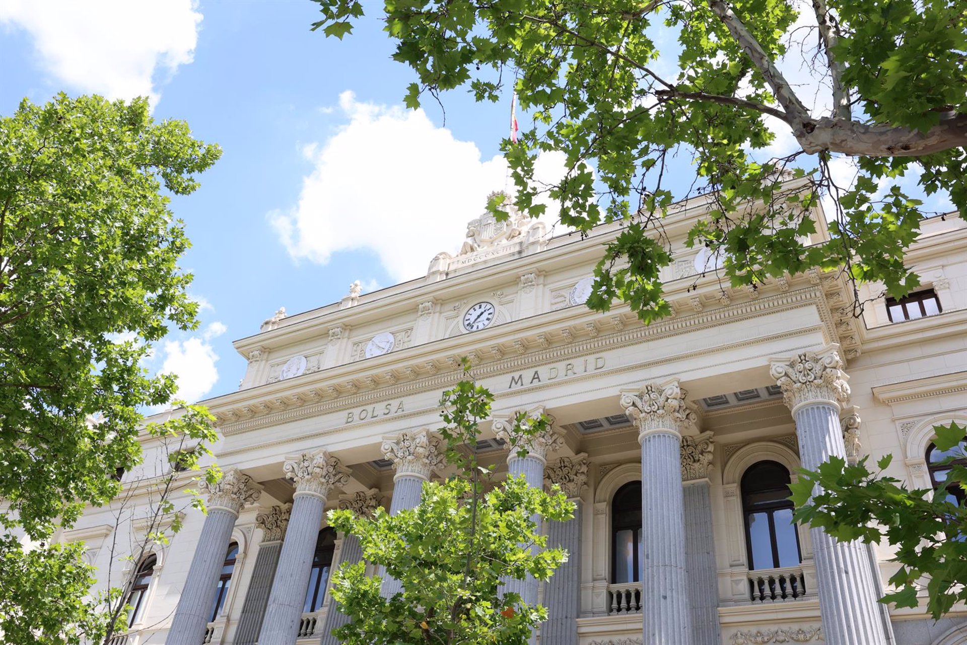 El Ibex 35 resta un 0,2% por los bancos pese al comienzo de la temporada de resultados con Bankinter