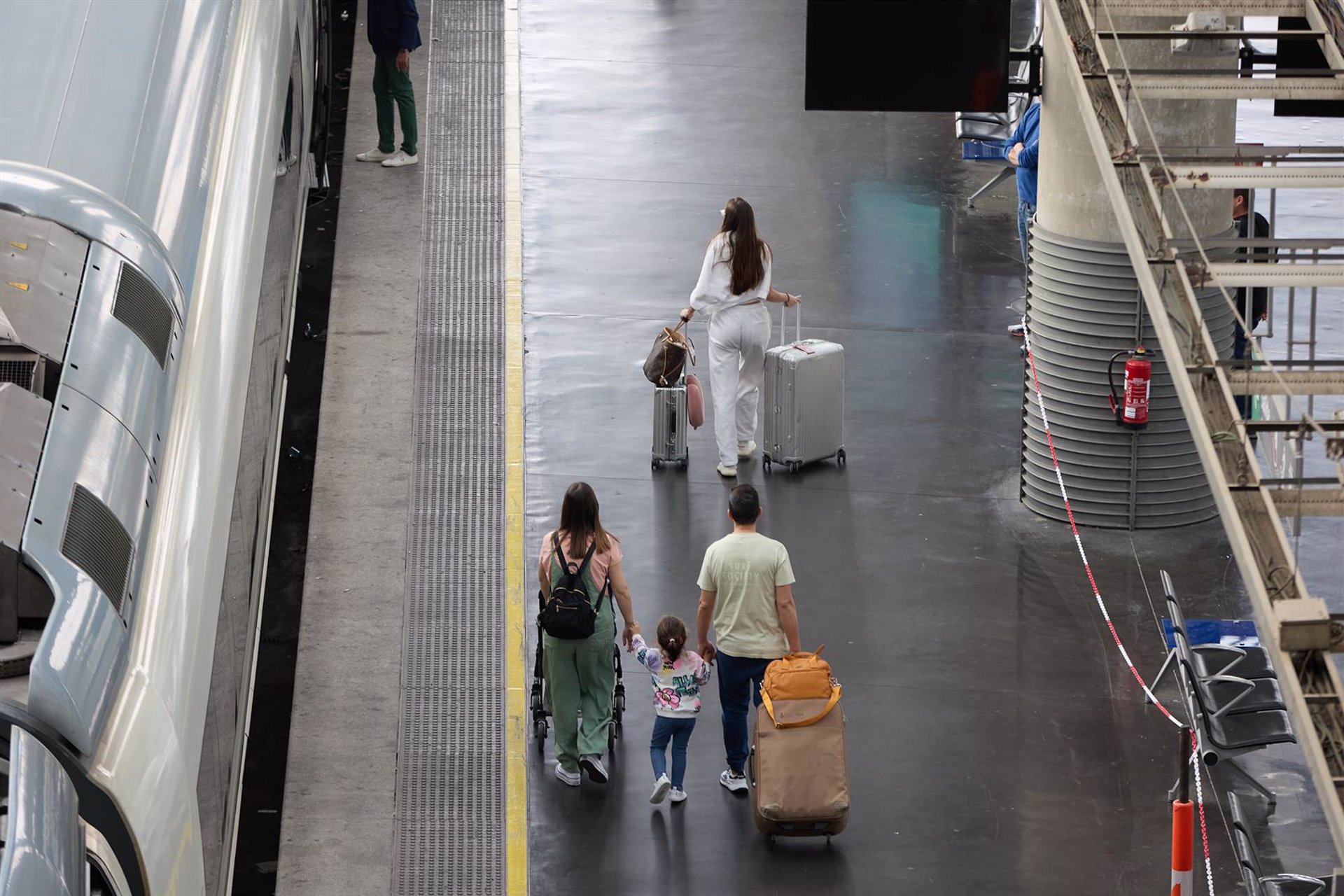 Renfe ofrece más de 1,4 millones de plazas para viajar durante el puente de mayo
