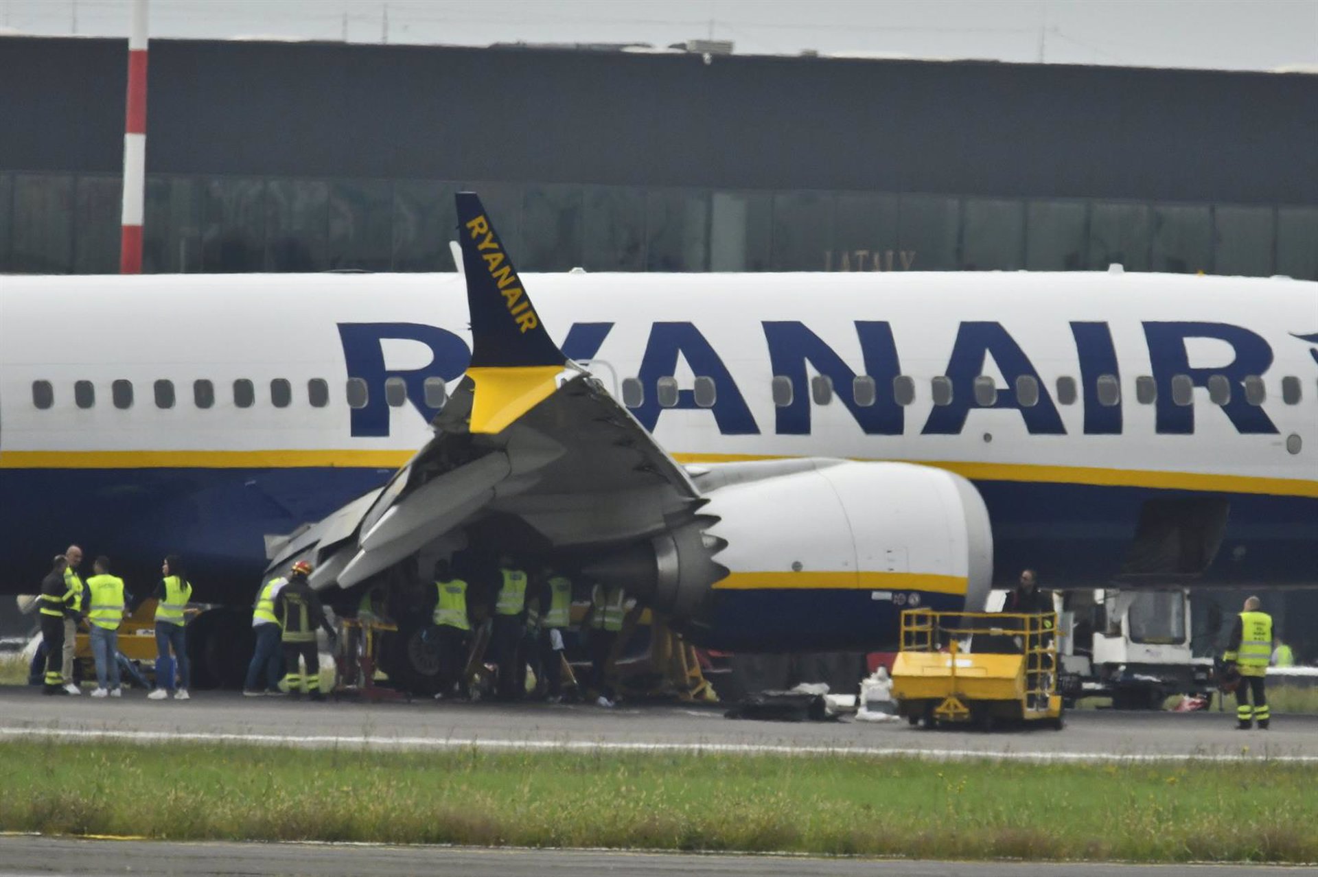 Ryanair denuncia a eDreams por realizar sobrecargos y reservas sin autorización