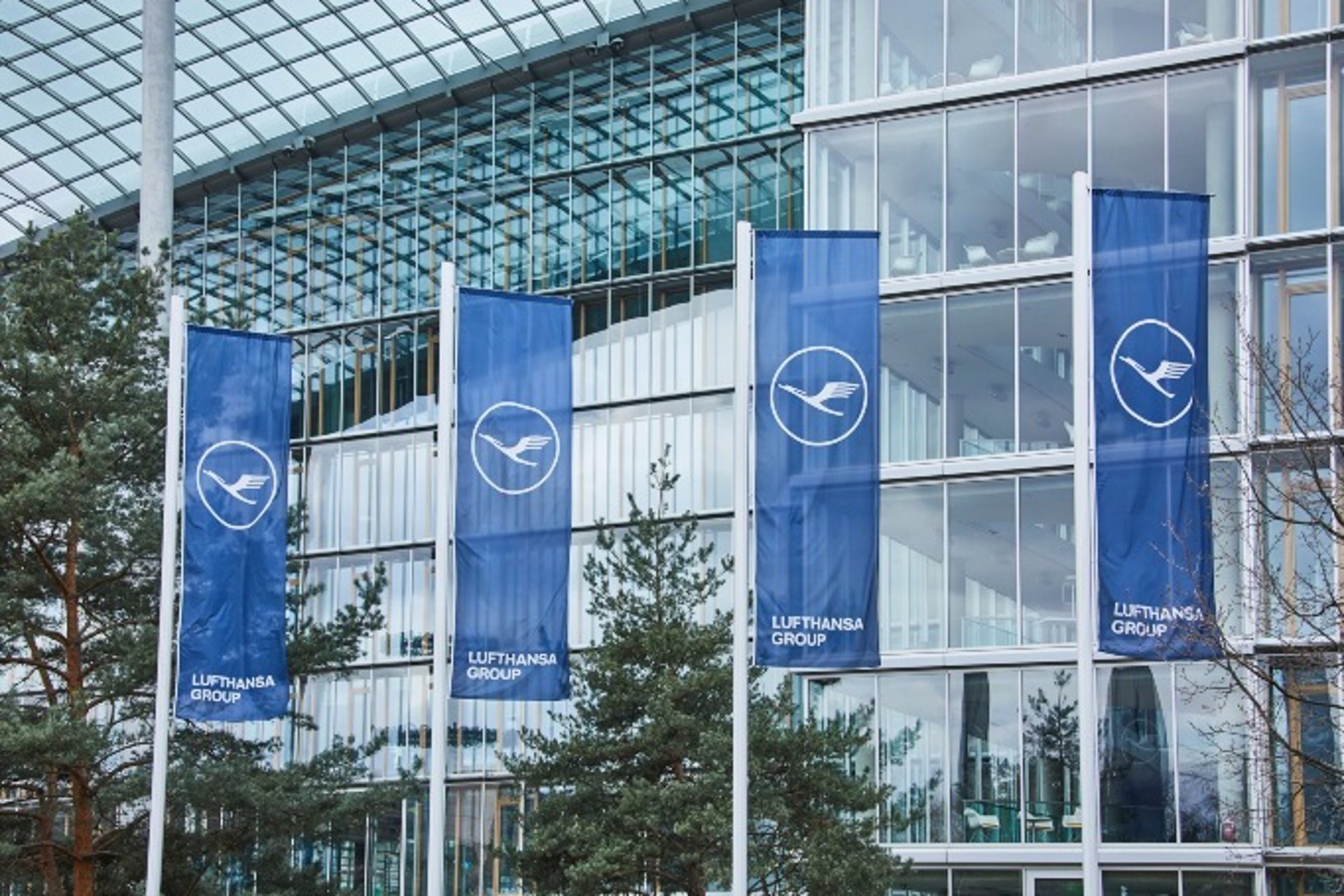 Los accionistas de Lufthansa aprueban el reparto de un dividendo de 0,3 euros por título
