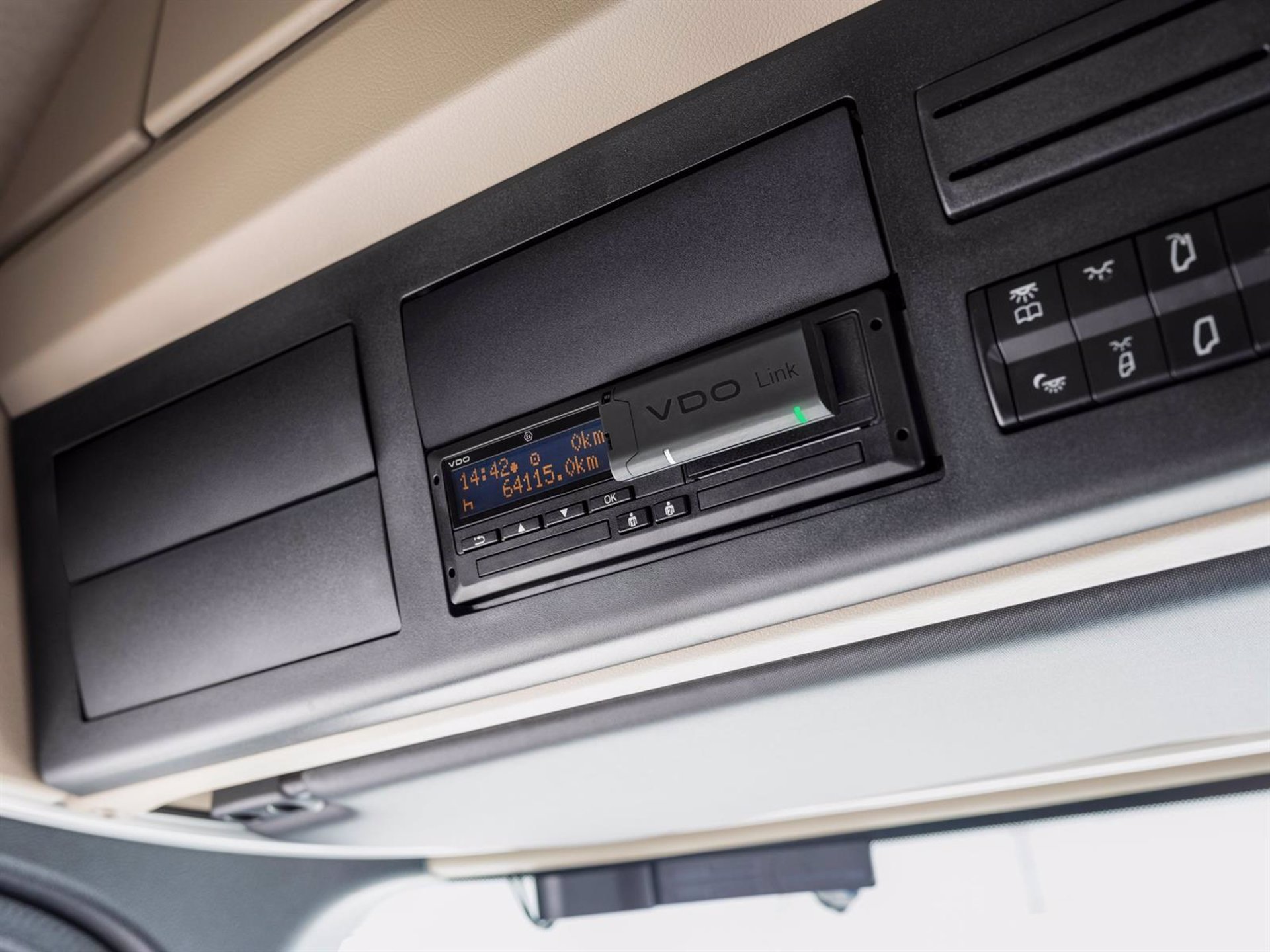 VDO Link: primera solución «plug-and-play» para conectar el tacógrafo digital a servicios en la nube