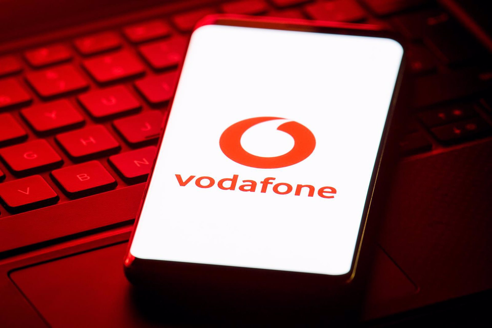 Vodafone pierde 4.169 millones al cierre de su ejercicio tras cargos por inversiones en Alemania y Rumanía