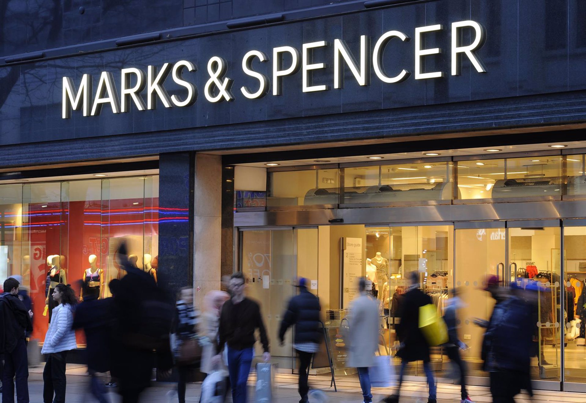 M&S gana un 31% menos al cierre de su año fiscal, con 351 millones