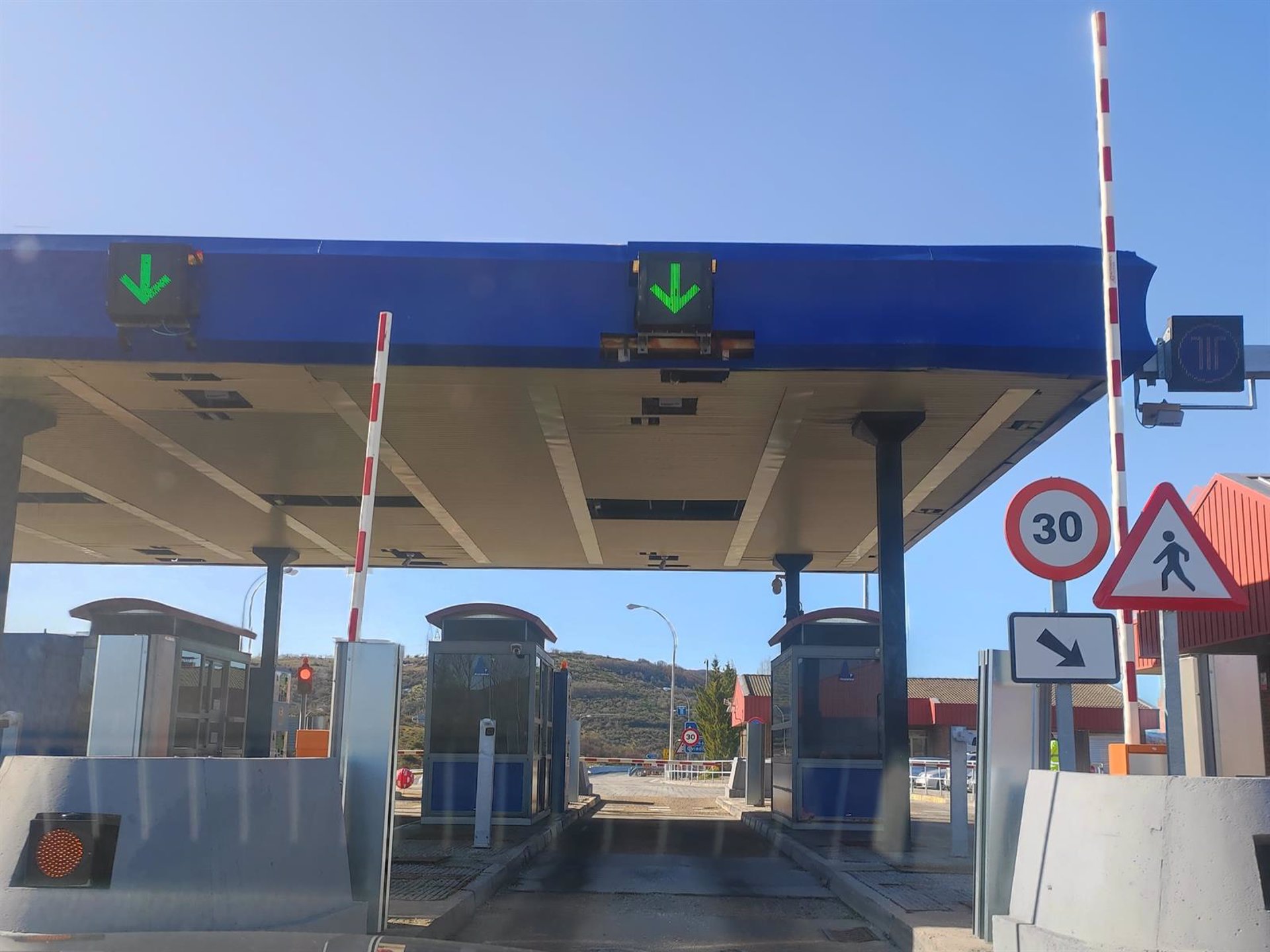 Las autopistas de peaje ahorran 13.500 millones de fondos públicos anuales en Europa, según Seopan