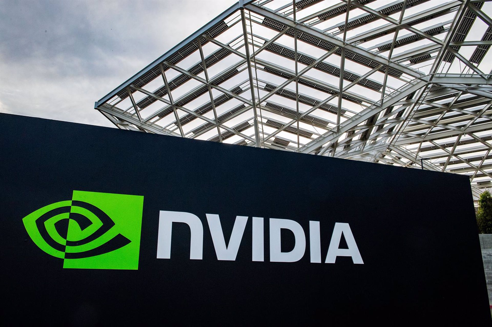 El CEO de Nvidia alerta de que el control de exportaciones «cierra» el fundamental mercado chino a EEUU