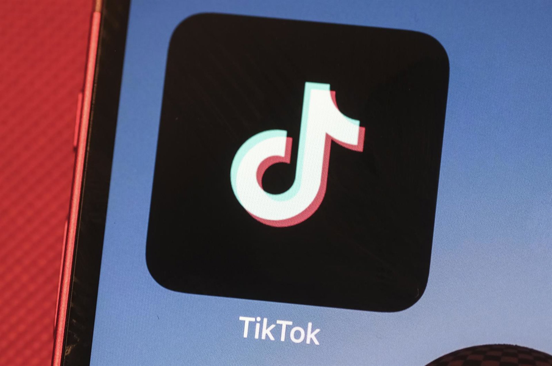 Trump aplaza por tercera vez la venta de las operaciones estadounidenses de TikTok hasta el 17 de septiembre